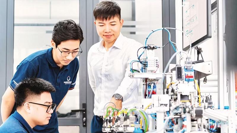 Điều kiện chuyển hóa khoa học, công nghệ, đổi mới sáng tạo và chuyển đổi số thành lực lượng sản xuất trực tiếp ở khu vực kinh tế tư nhân Việt Nam